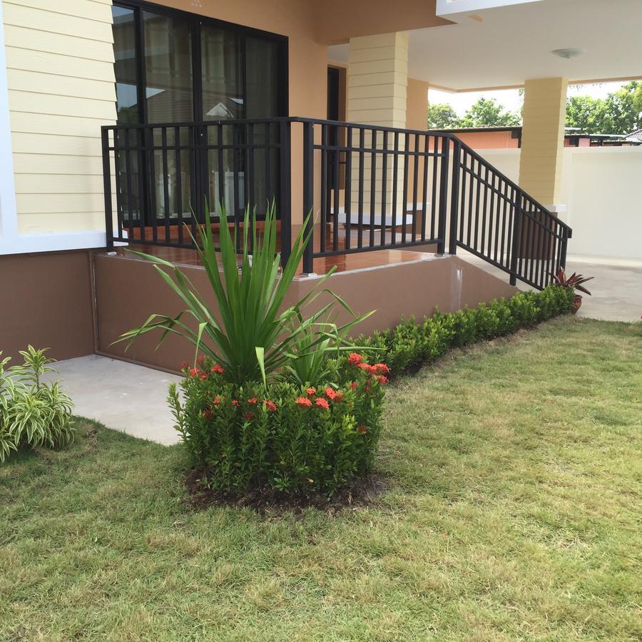Ban Sumalai Hotel Rayong Exterior photo