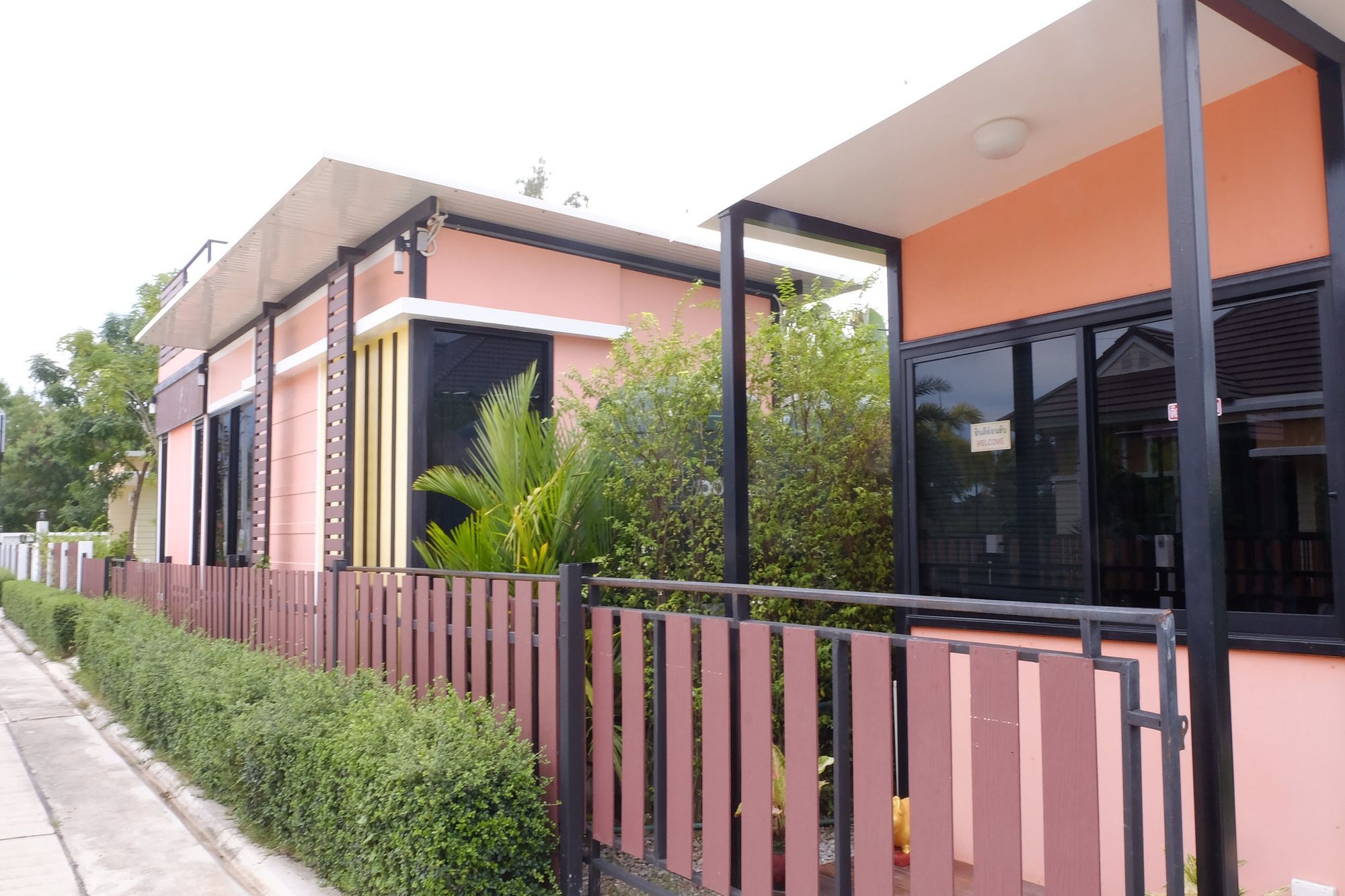 Ban Sumalai Hotel Rayong Exterior photo